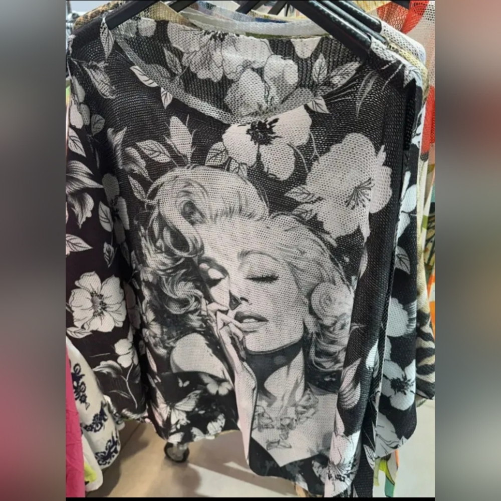 LOOWIE Black & White Marilyn Monroe Graphic Women's Sweater Top NWT sz OSFM
